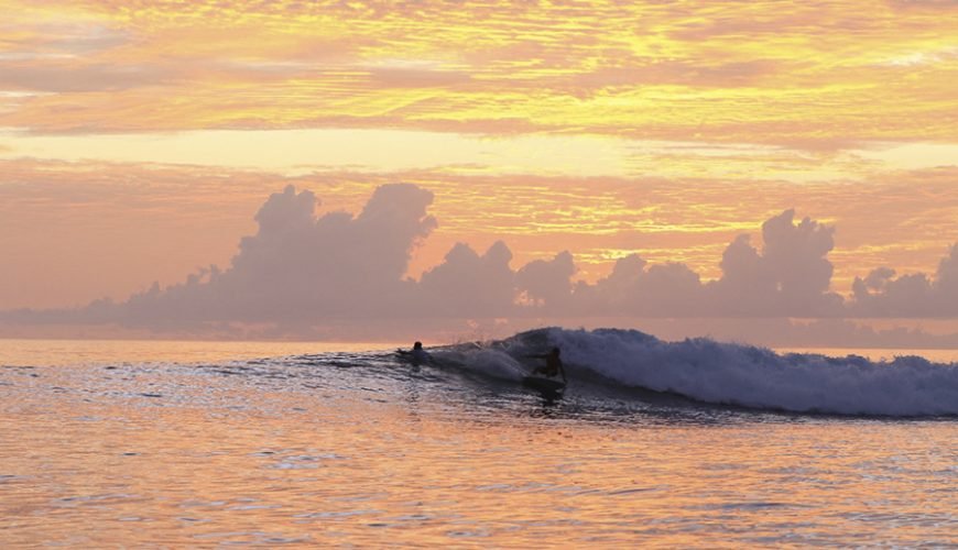 Surfing and the production of adrenaline: a lifestyle that provides improved health!